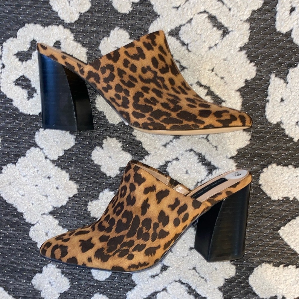 NWT Steven Block Heel Mules